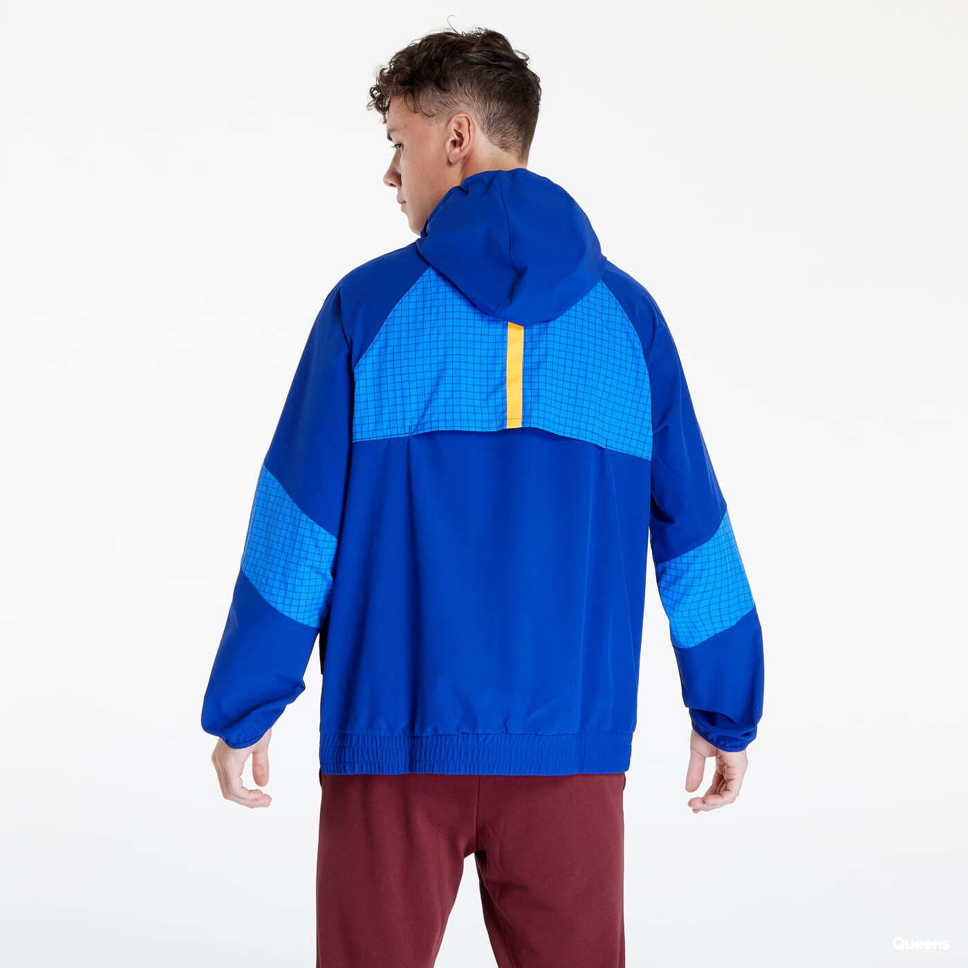 Under armour accelerate discount jacket