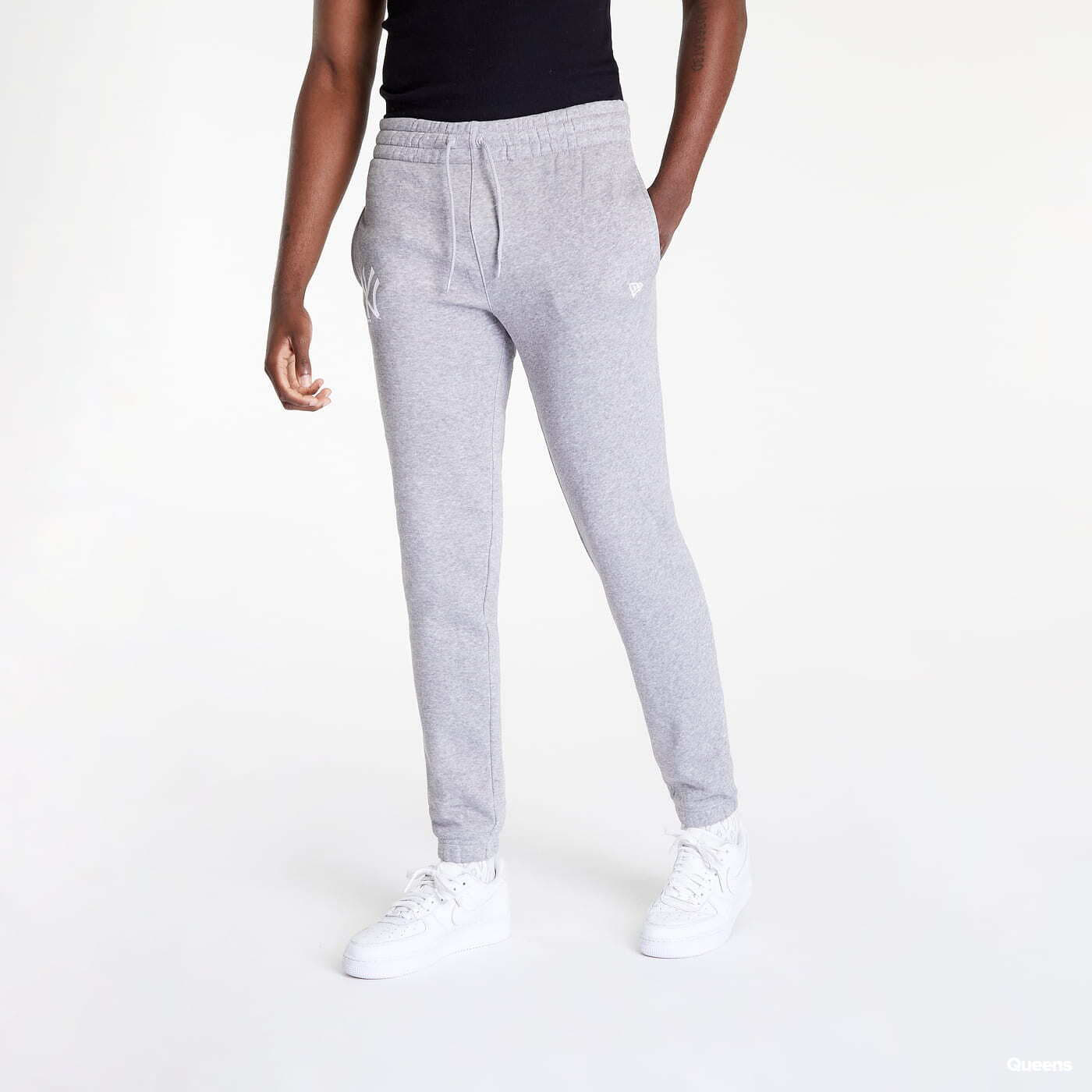 Chandal New Era MLB Team Logo Jogger New York Yankees Grey
