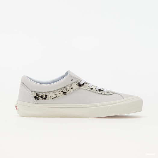 Women s sneakers and shoes Vans Bold NI Pony True White Pony Queens