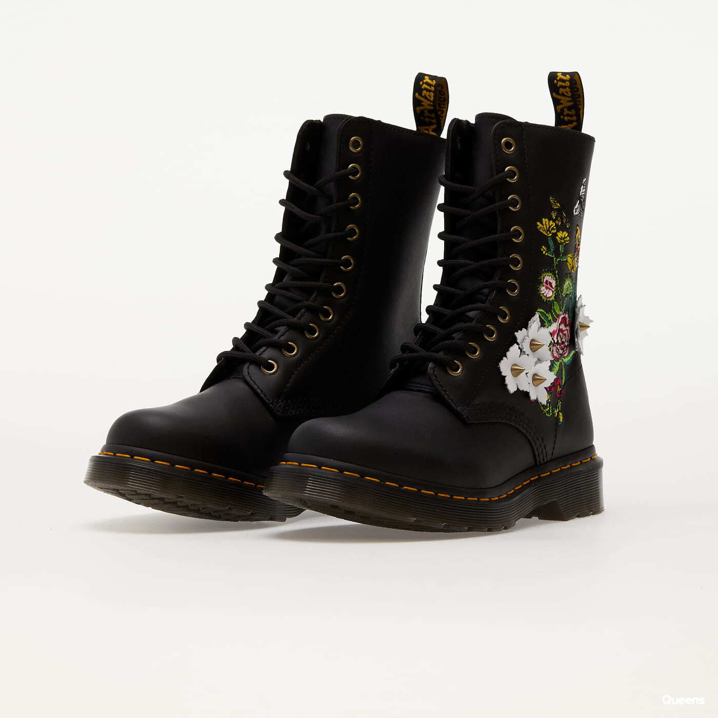 Dr martens finda clearance
