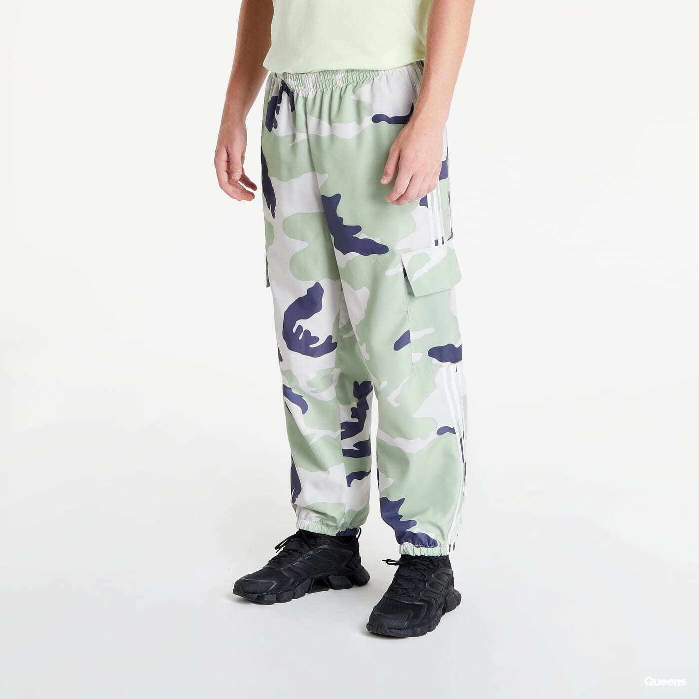 Дънки и панталони adidas Originals Graphics Camo Nylon Trousers Green/ Cream