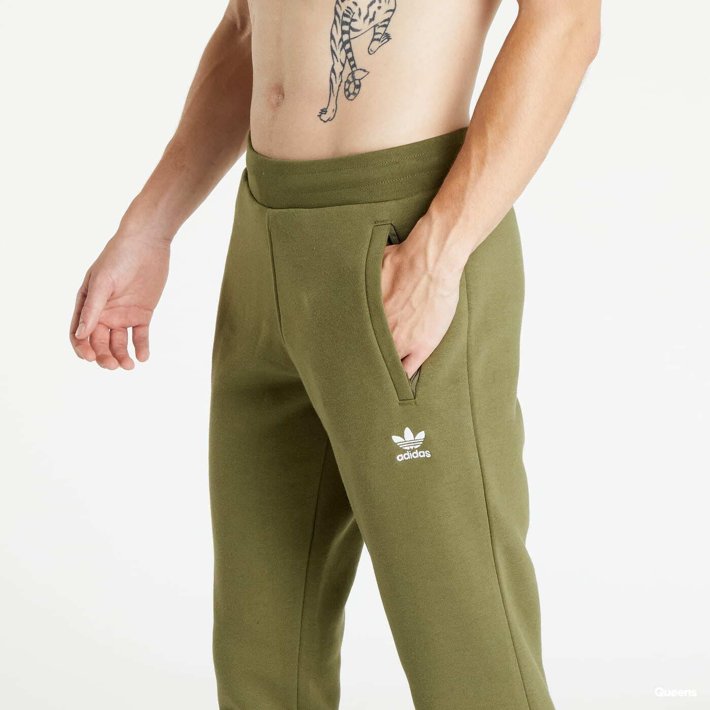 Adidas originals trefoil joggers 2025