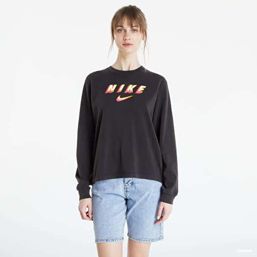 Nike loose fit t shirt on sale
