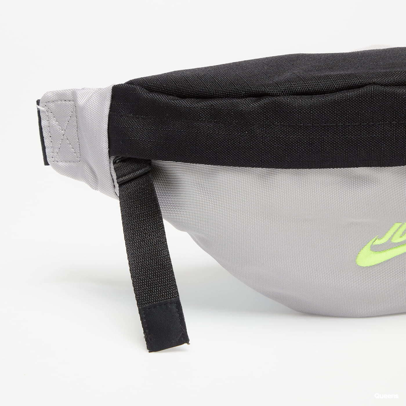 Grey nike cross body bag 2025