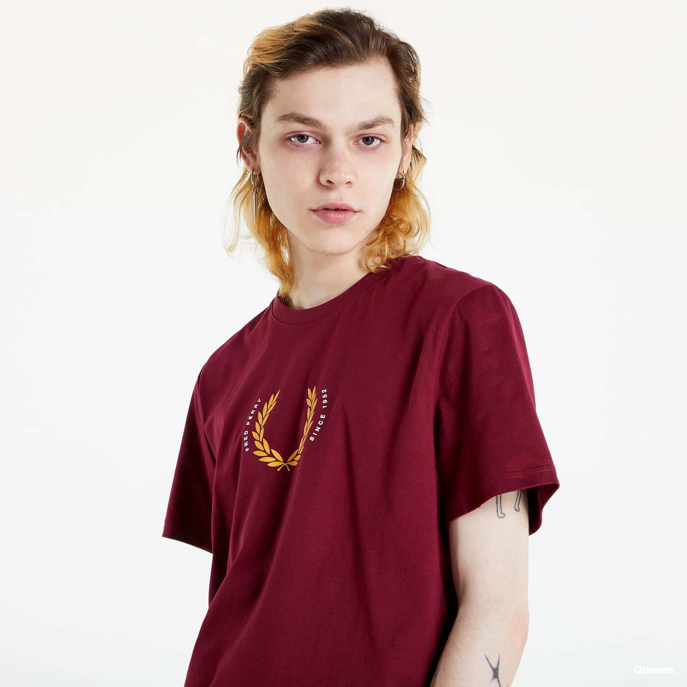 T-shirts FRED PERRY Laurel Wreath Tee Wine