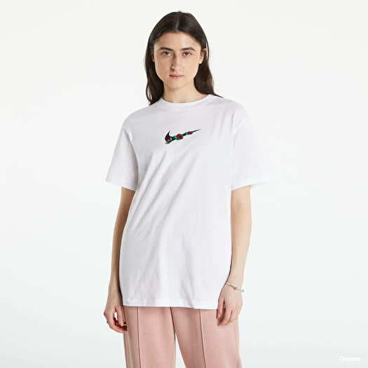 Boyfriend T-shirts Sportswear Nike White Queens Tee | Vday