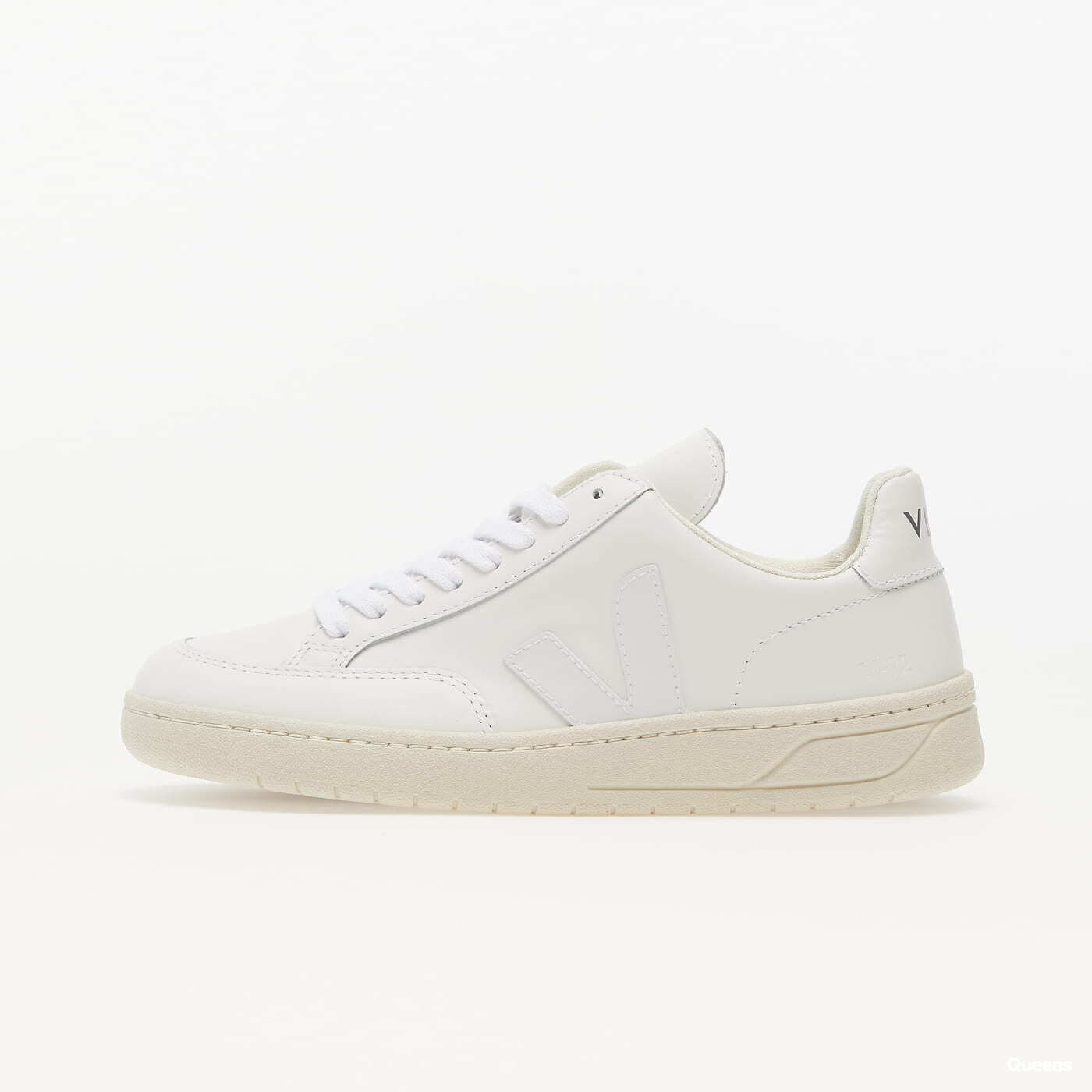 Women's sneakers and shoes Veja V-12 Leather extra white