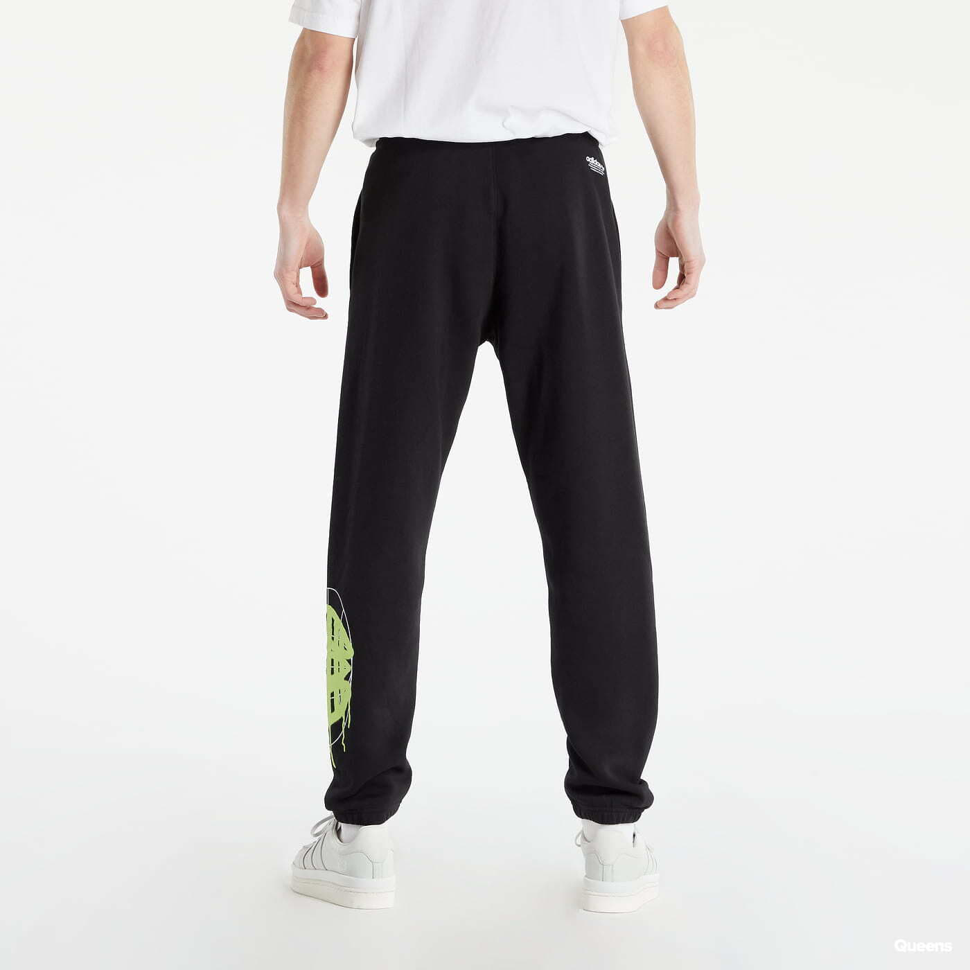 Siltās bikses adidas Originals Behind Pants Black