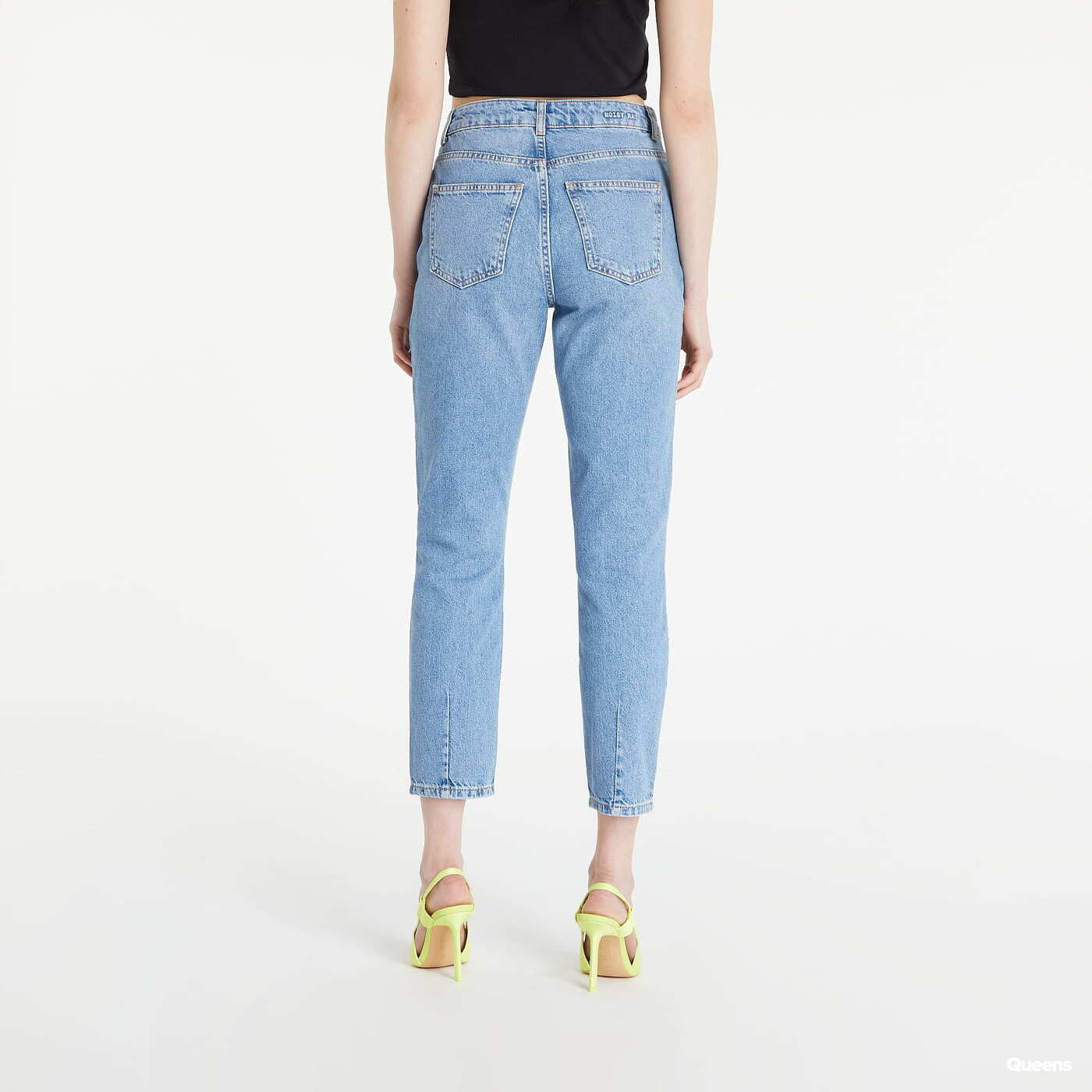 Mom jeans deals claros