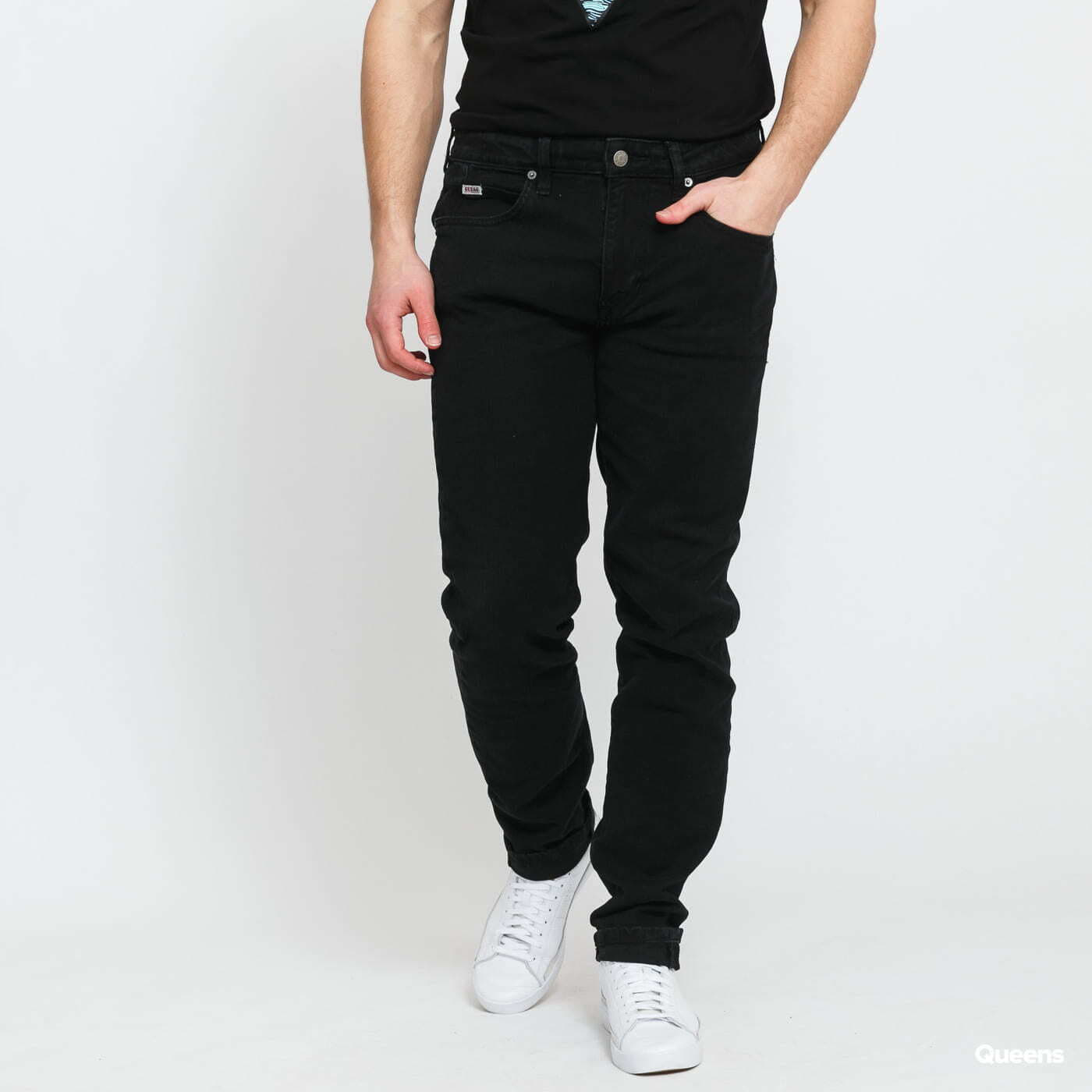Džíny GUESS Slim Straight Jeans Black