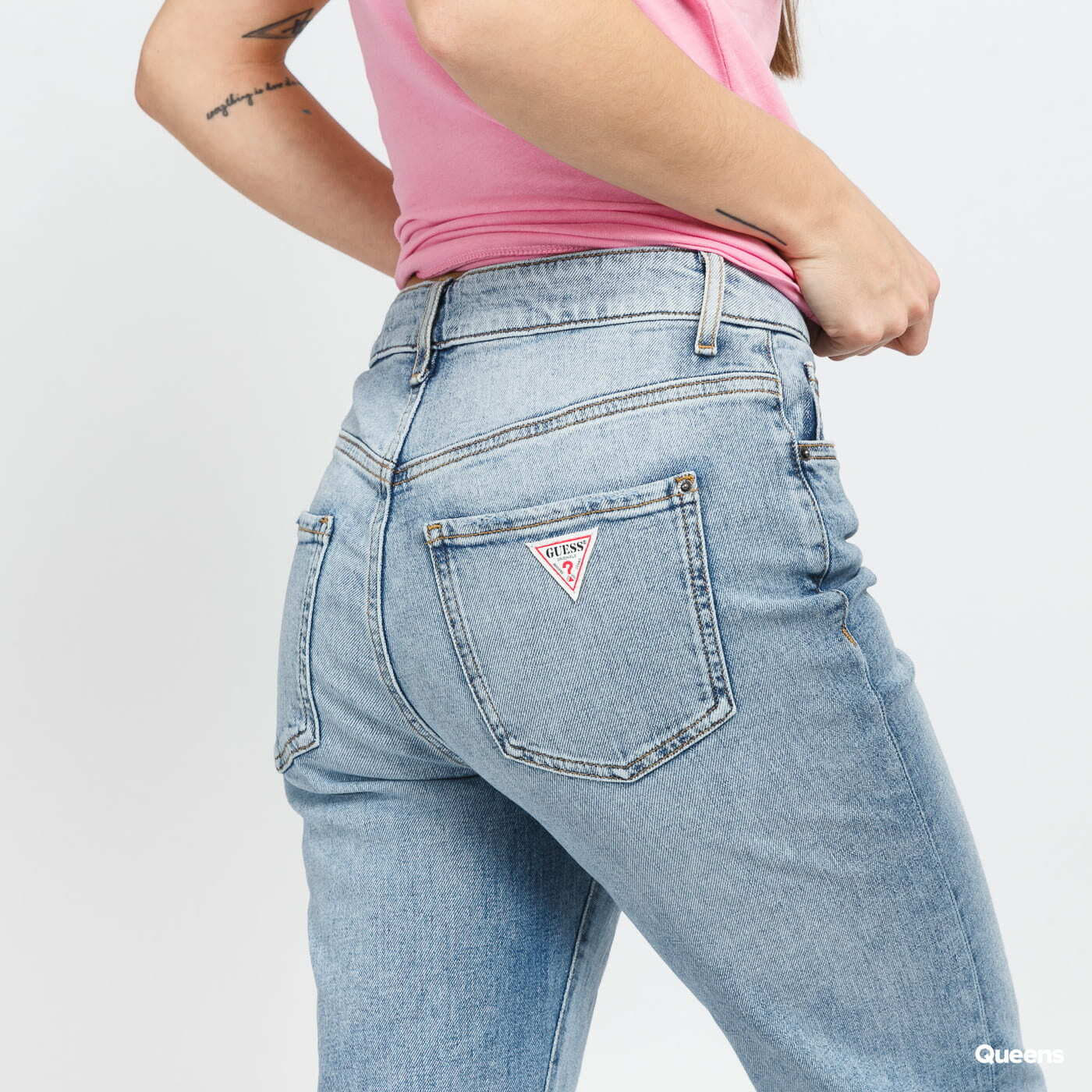 Džíny GUESS W Cropped Mom Jeans blue