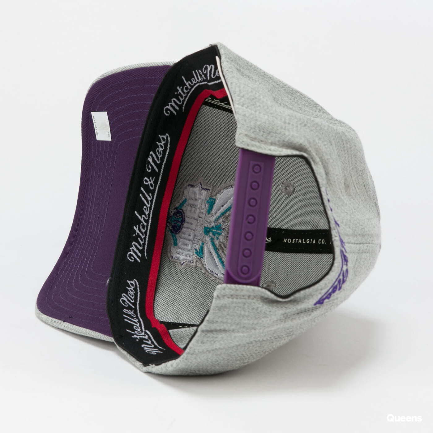 Mitchell & Ness Charlotte Hornets Snapback Hat - Purple/Black/Throwback -  Basketball Cap for Men