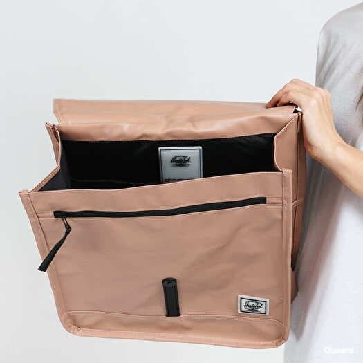 Herschel city hotsell backpack pink