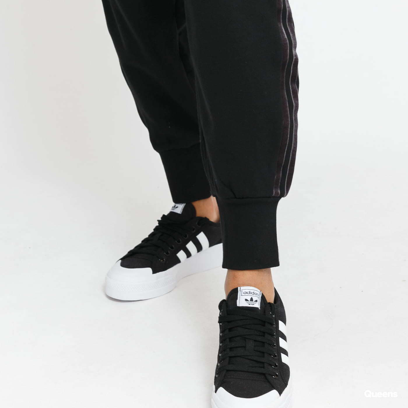 Sweatpants adidas Originals Cuffed Pant Black