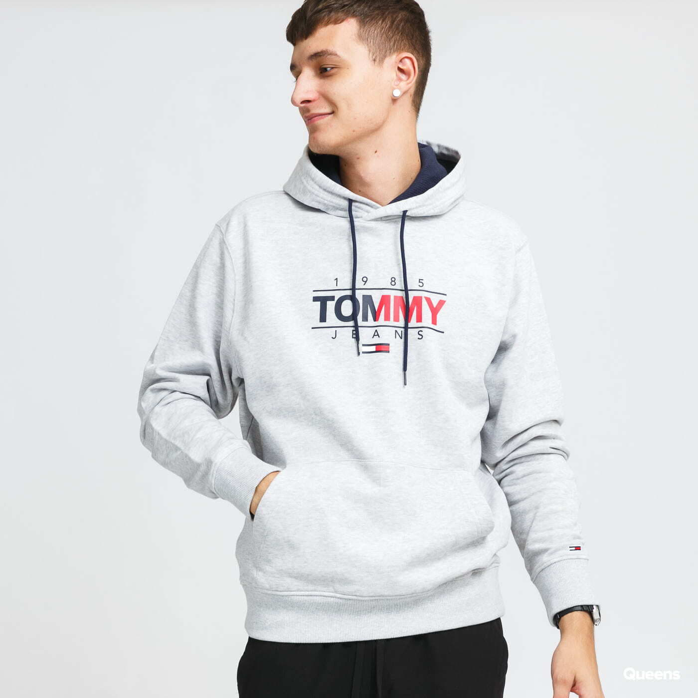 Mikiny TOMMY JEANS Essential Graphic Hoodie Grey