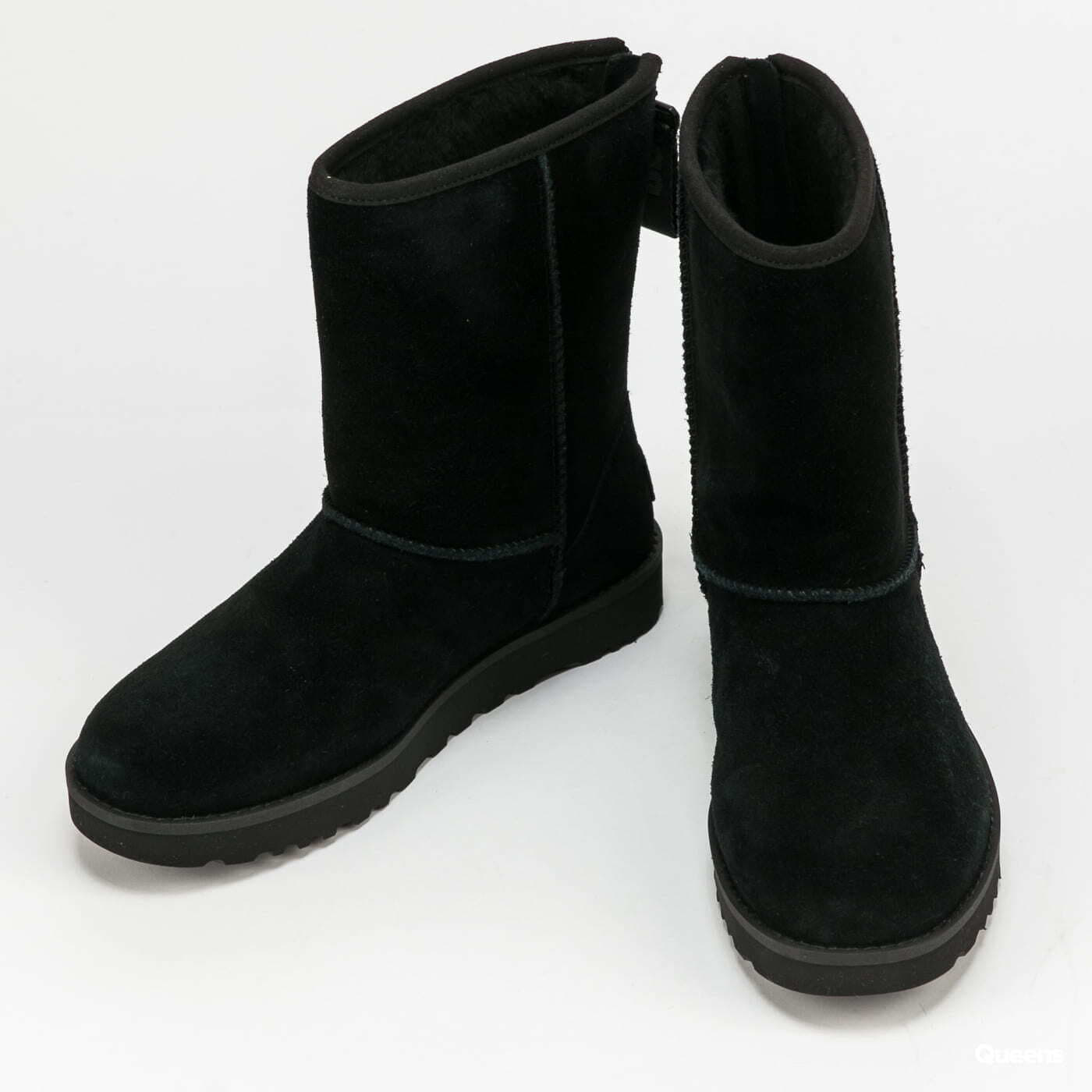 Dámské tenisky a boty UGG W Classic Short Logo Zip black