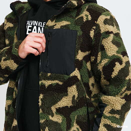 Jackets Urban Classics Sherpa Jacket Camo Green Queens