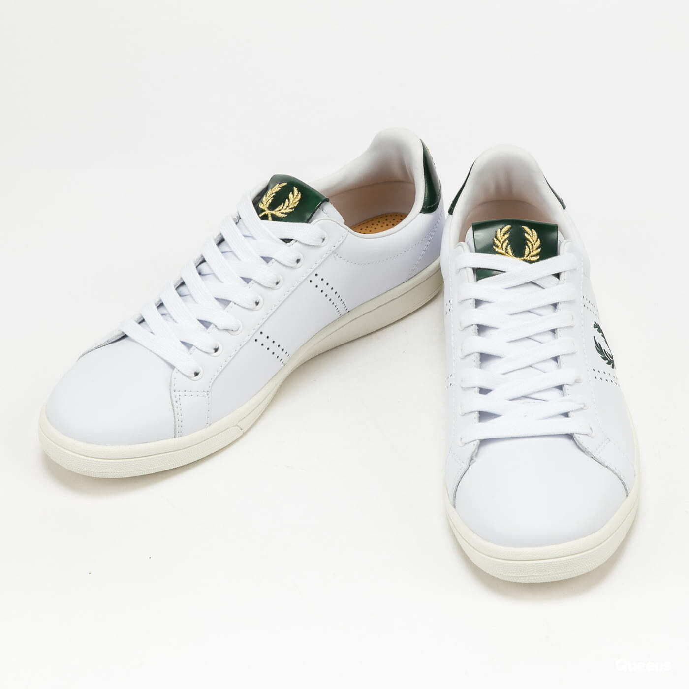 Men's sneakers and shoes FRED PERRY B721 Leather Tab white