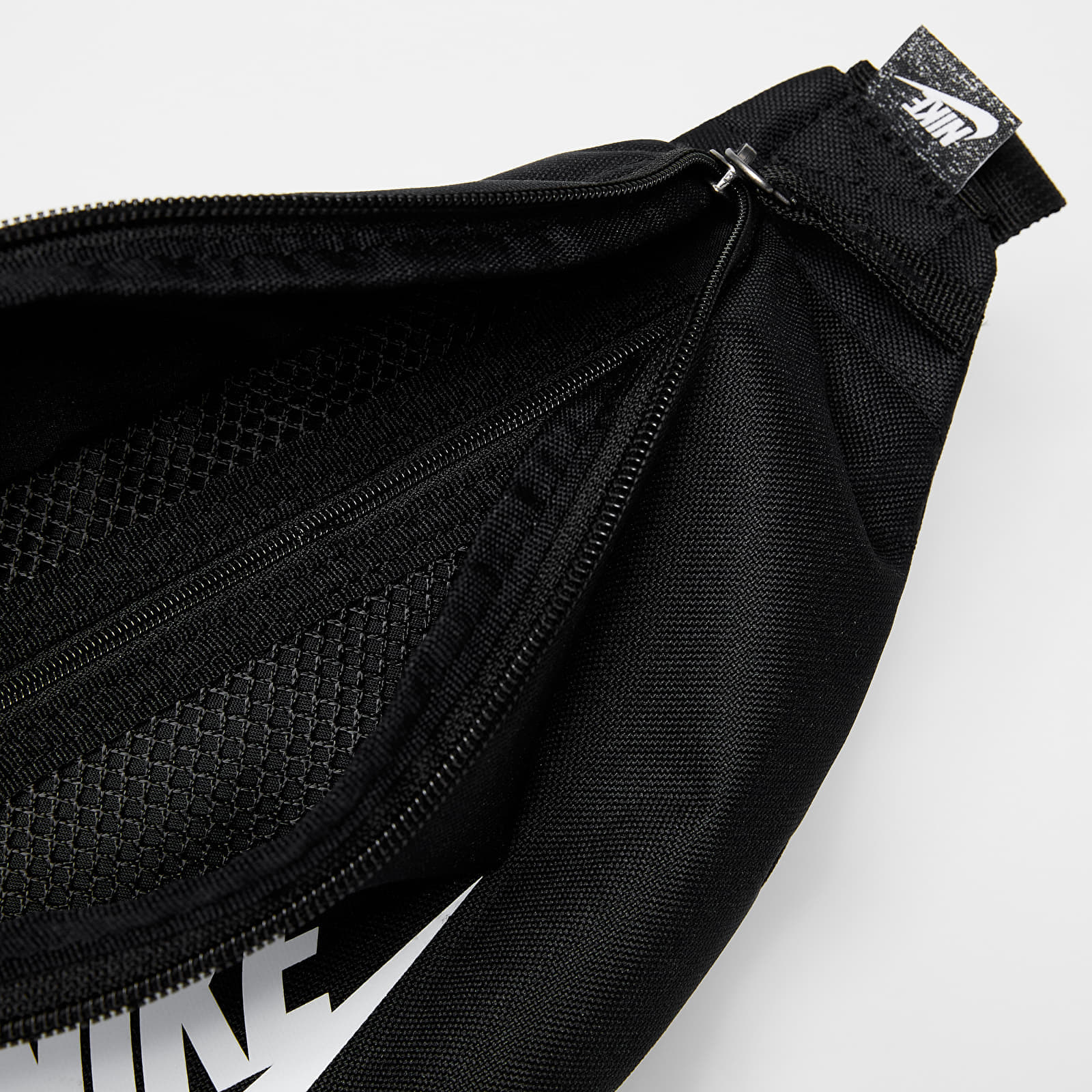 Mochilas Nike Heritage Waistpack Black/ Black/ White