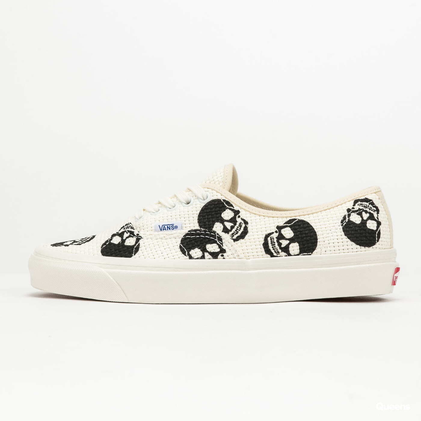 Men's sneakers and shoes Vans Authentic 44 DX Needlepoint/ Skulls