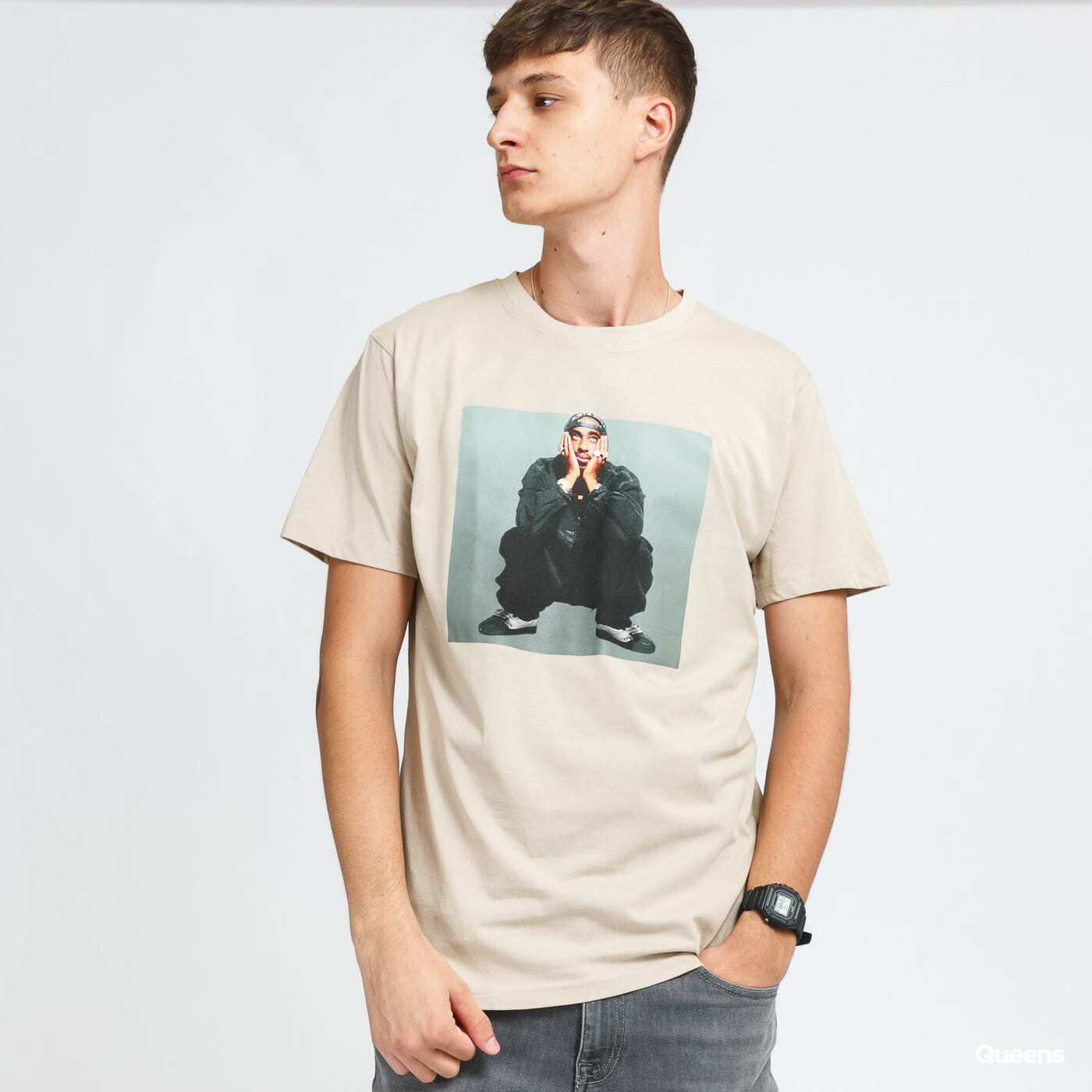 Tričká Urban Classics Tupac Sitting Pose Tee Beige