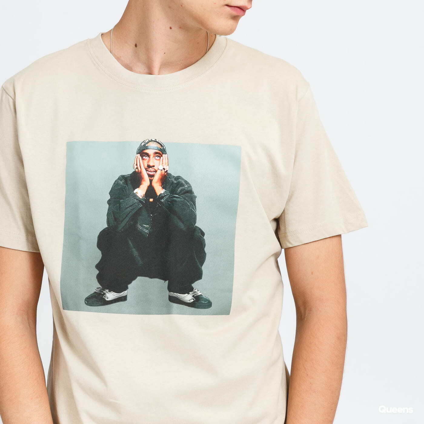 Tričká Urban Classics Tupac Sitting Pose Tee Beige