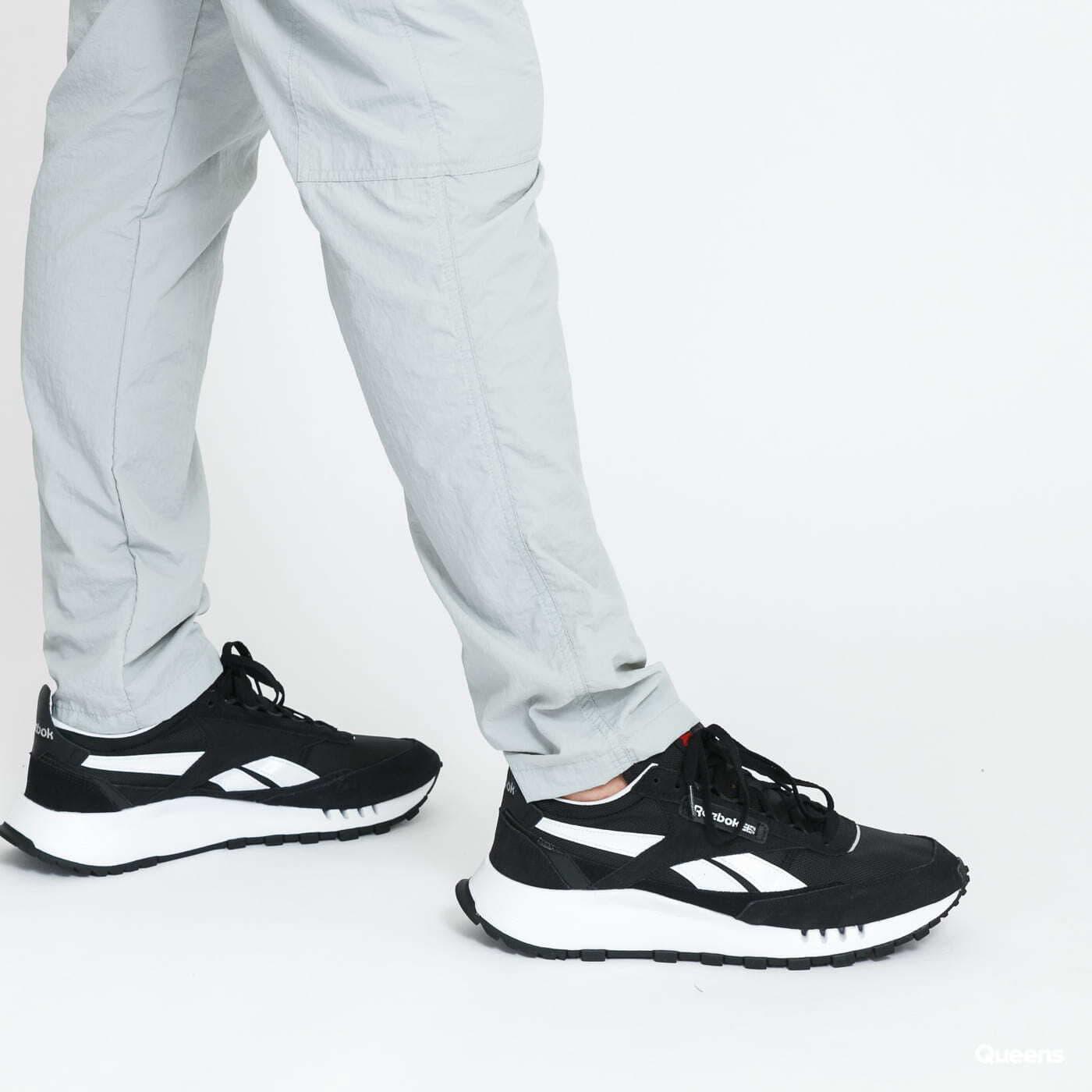 Cargo kalhoty Urban Classics Adjustable Nylon Cargo Pants Grey