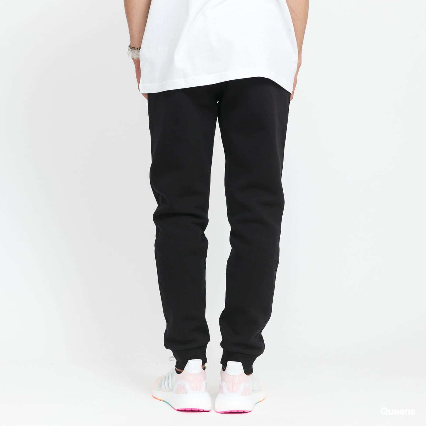 Verryttelyhousut adidas Originals Essentials Pant černé
