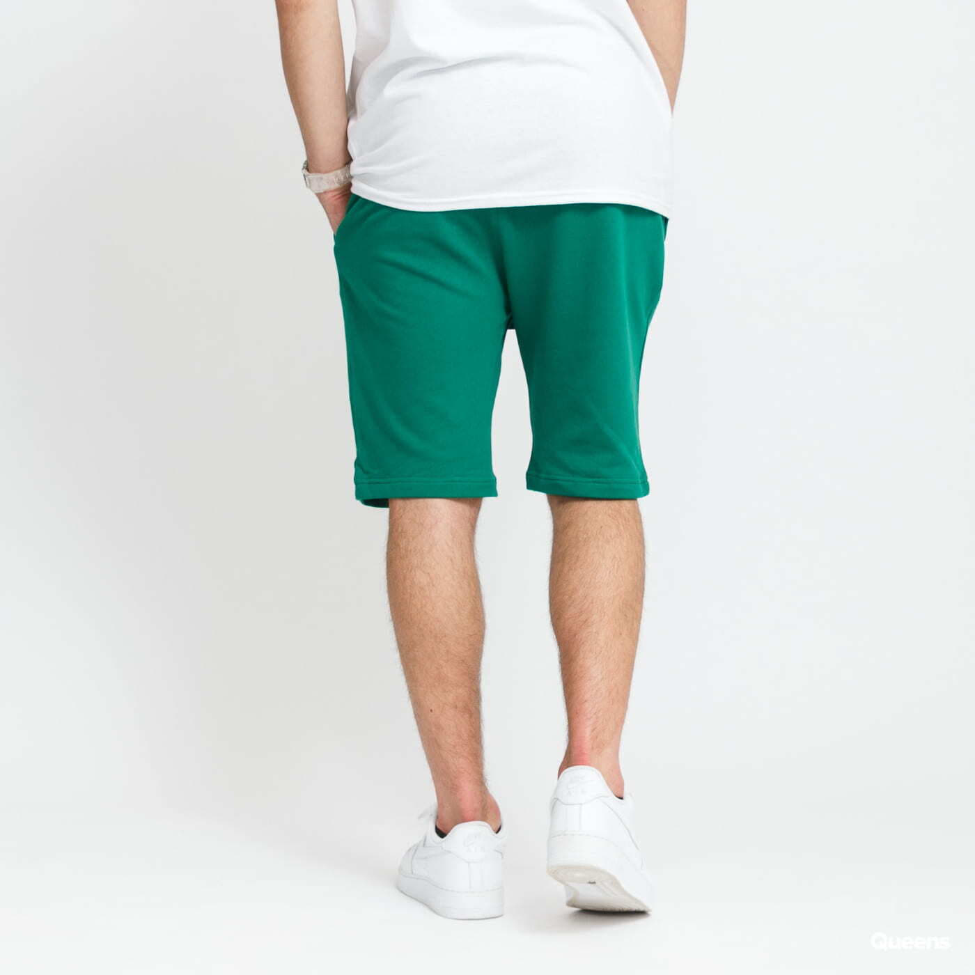 Shorts Urban Classics Basic Sweatshorts Green