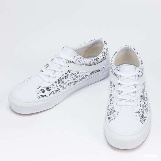 Vans bold unisex store