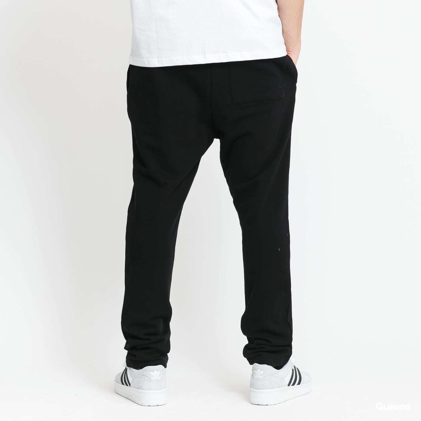 Tepláky Urban Classics Organic Low Crotch Sweatpants Black