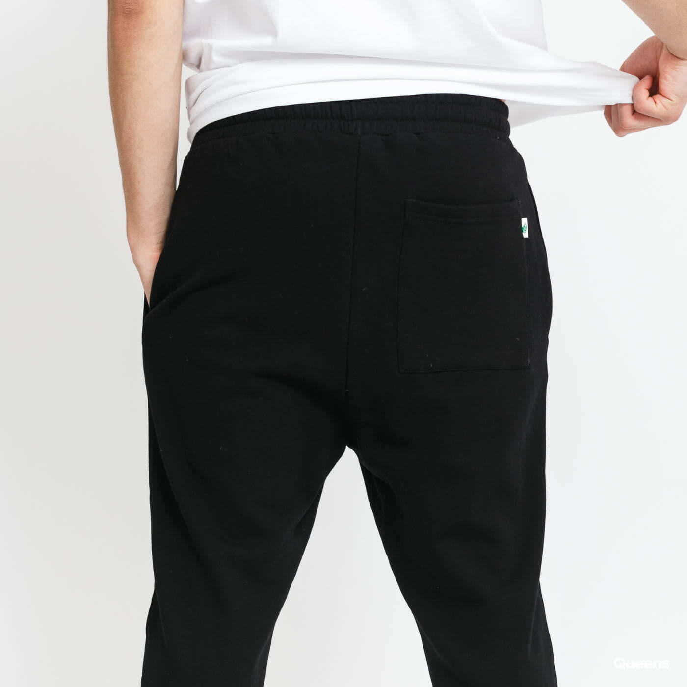 Tepláky Urban Classics Organic Low Crotch Sweatpants Black