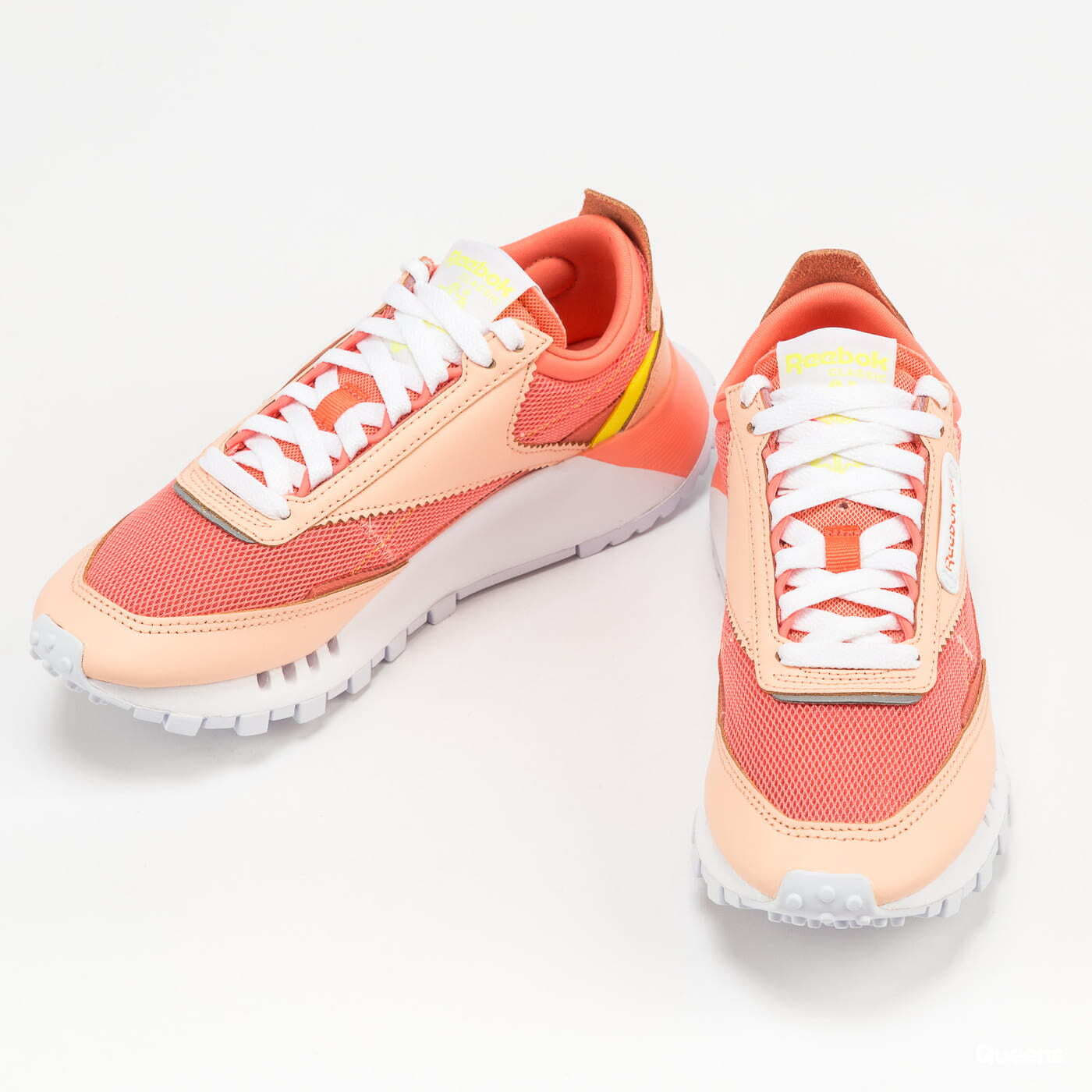 Încălțăminte și sneakerși pentru femei Reebok Classic Legacy FtwWhite/ Aurorg/ Ornflr
