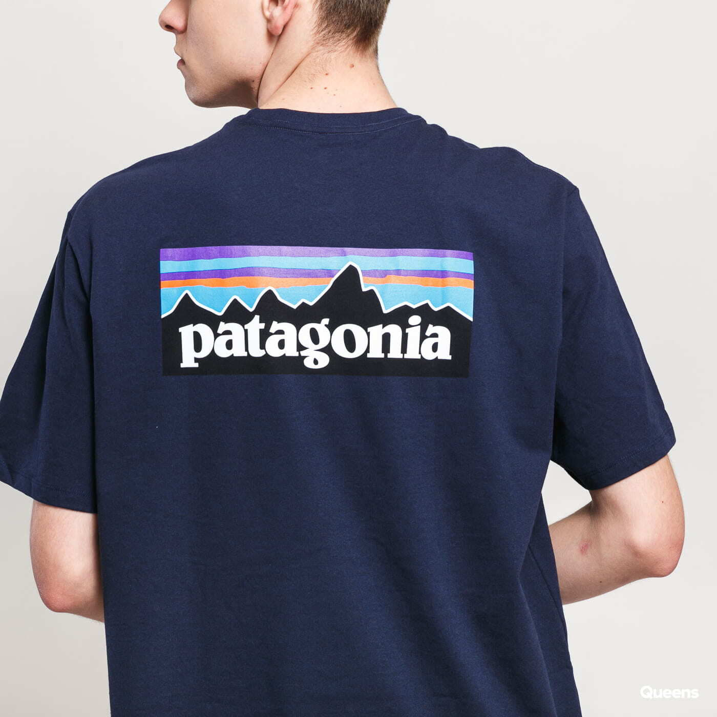 T-Shirts Patagonia M's P6 Logo Responsibili Tee Navy