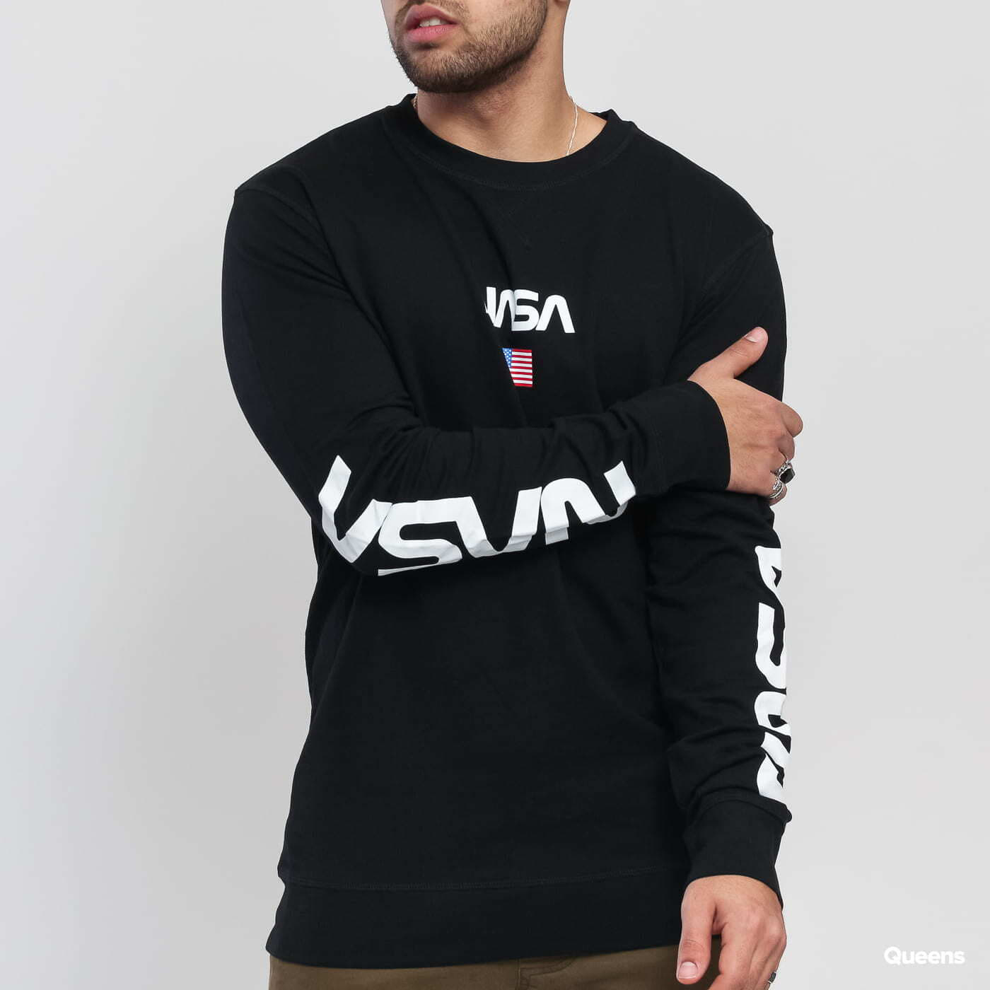 Mikiny Urban Classics NASA Crewneck Black