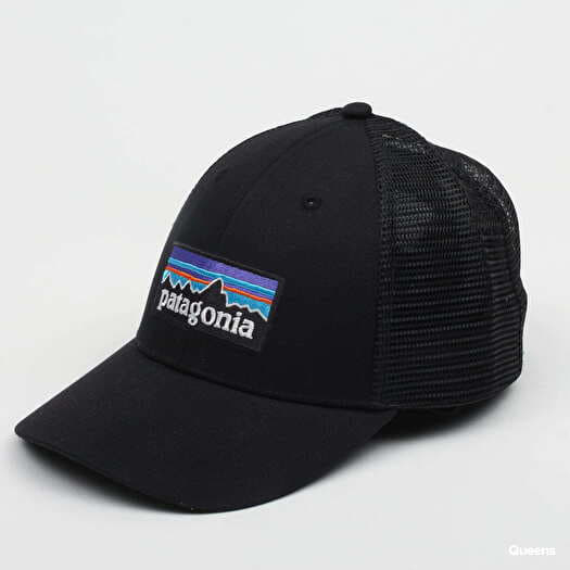 Kšiltovka Patagonia P6 Logo LoPro Trucker Hat Black