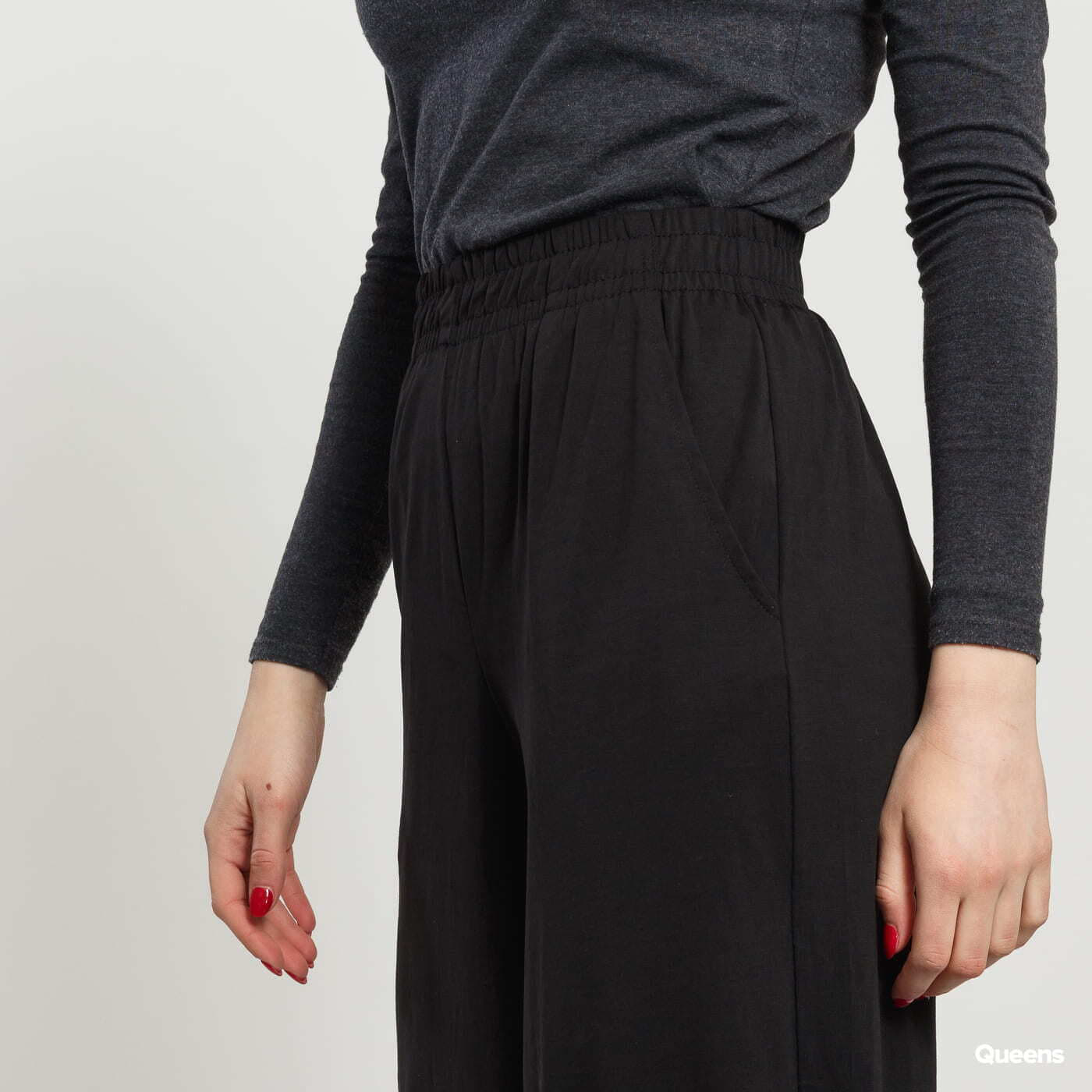 Hlače Urban Classics Ladies Modal Culotte Black