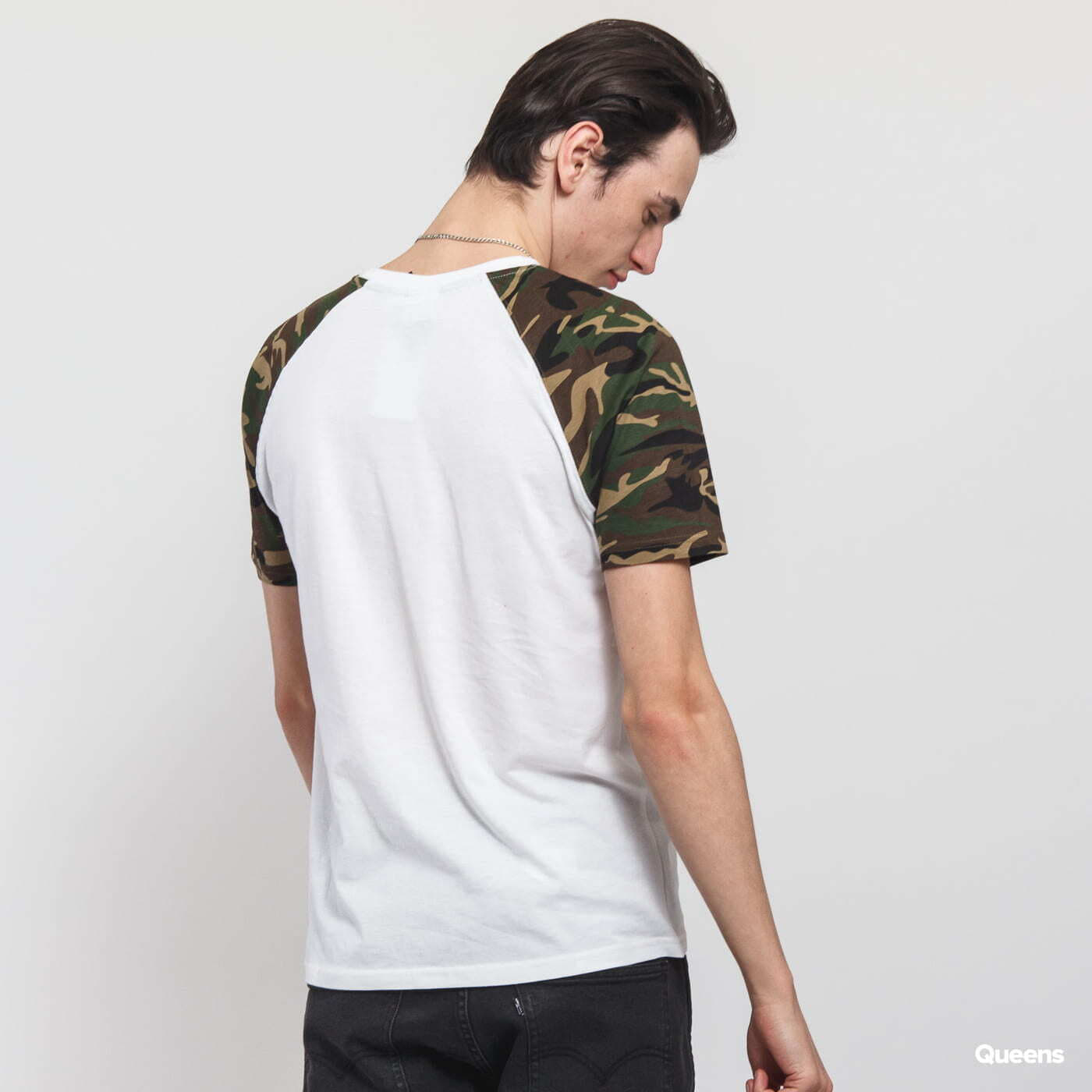 Camisetas Urban Classics Raglan Contrast Tee White/ Camo Green