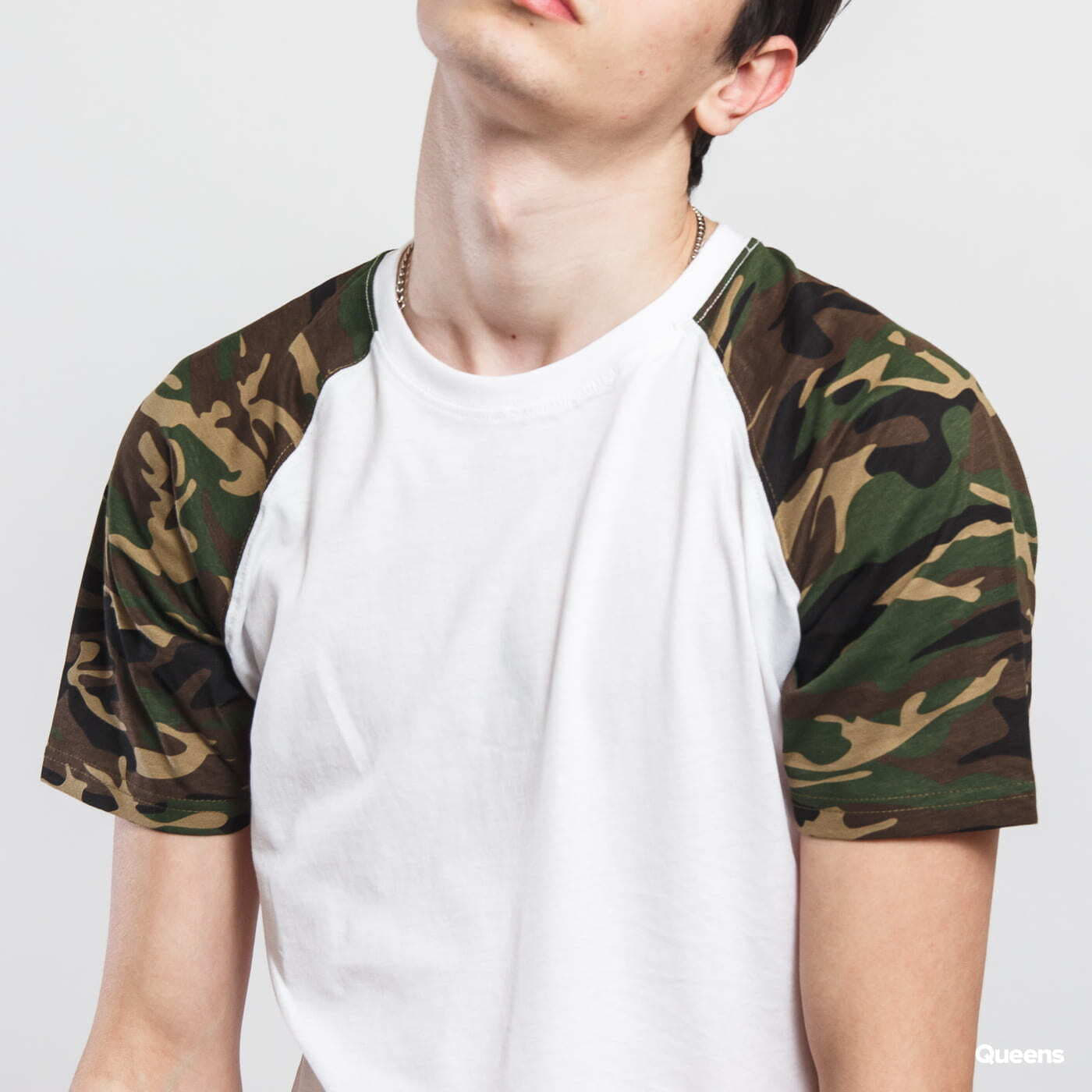 Camisetas Urban Classics Raglan Contrast Tee White/ Camo Green