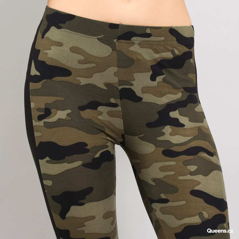 Legíny Urban Classics Ladies Camo Stripe Leggings Green Camo