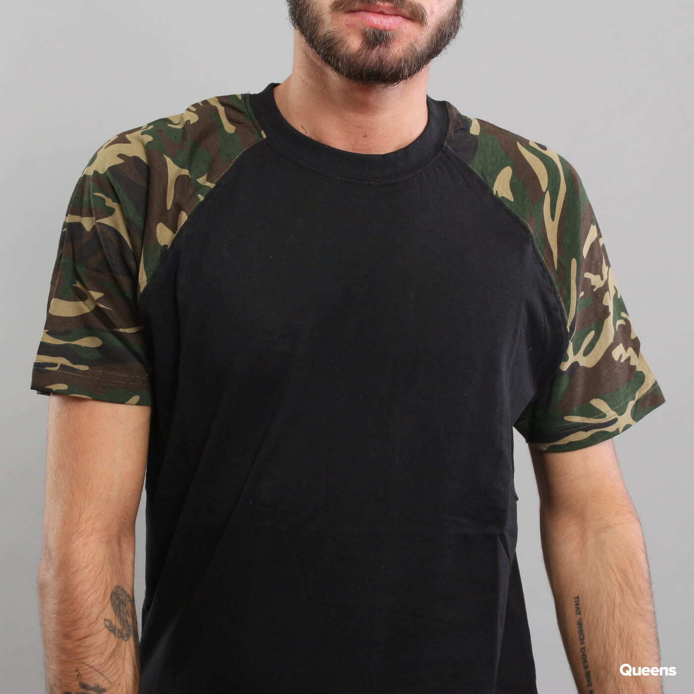 T-shirts Urban Classics Raglan Contrast Tee Black/ Green