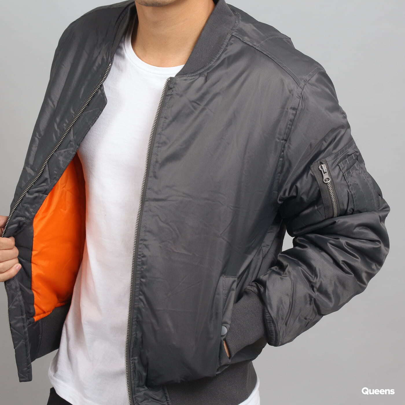 Men´s jacket // Urban Classics Gradient Bomber Jacket blk/gry