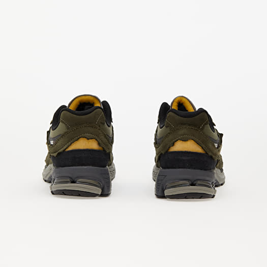 Baskets et chaussures pour hommes New Balance 2002R Dark Moss Queens