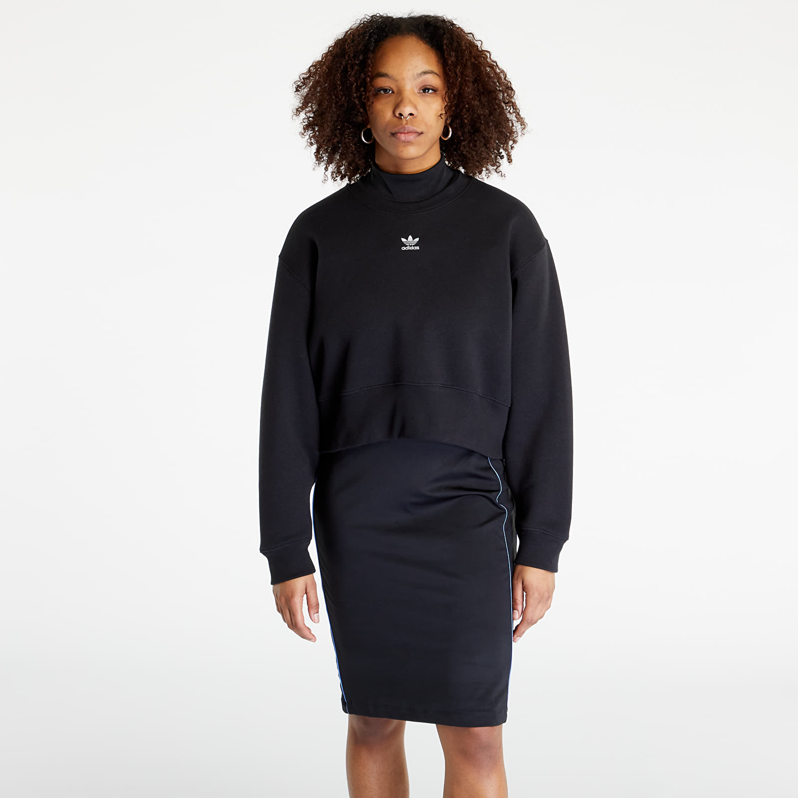 Kapucnis pulóverek és pulcsik adidas Adicolor Essentials Crewneck Black