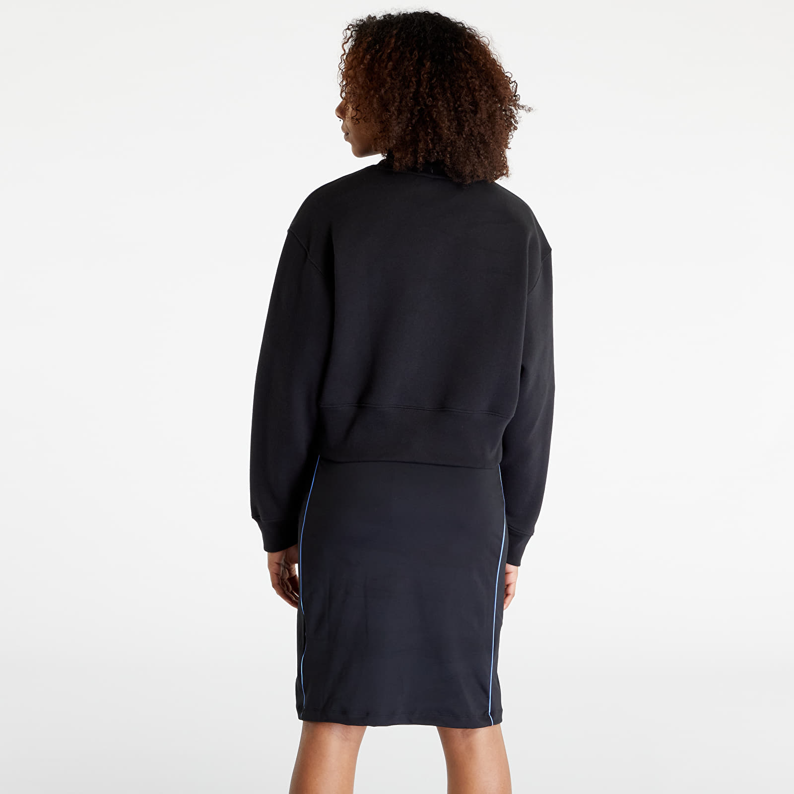 Kapucnis pulóverek és pulcsik adidas Adicolor Essentials Crewneck Black