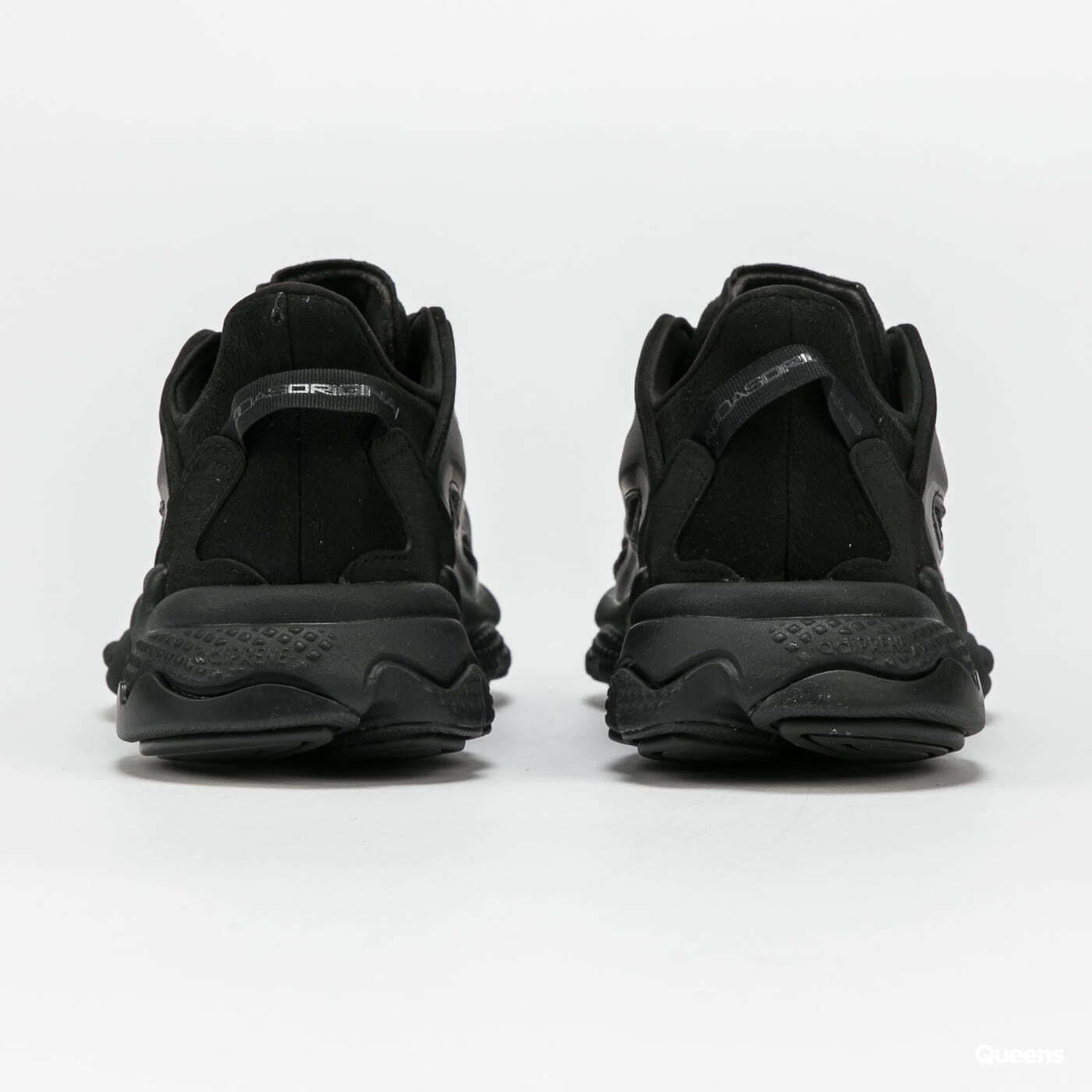 Men's sneakers and shoes adidas Originals Ozweego Celox Core Black/ Core Black/ Grefiv