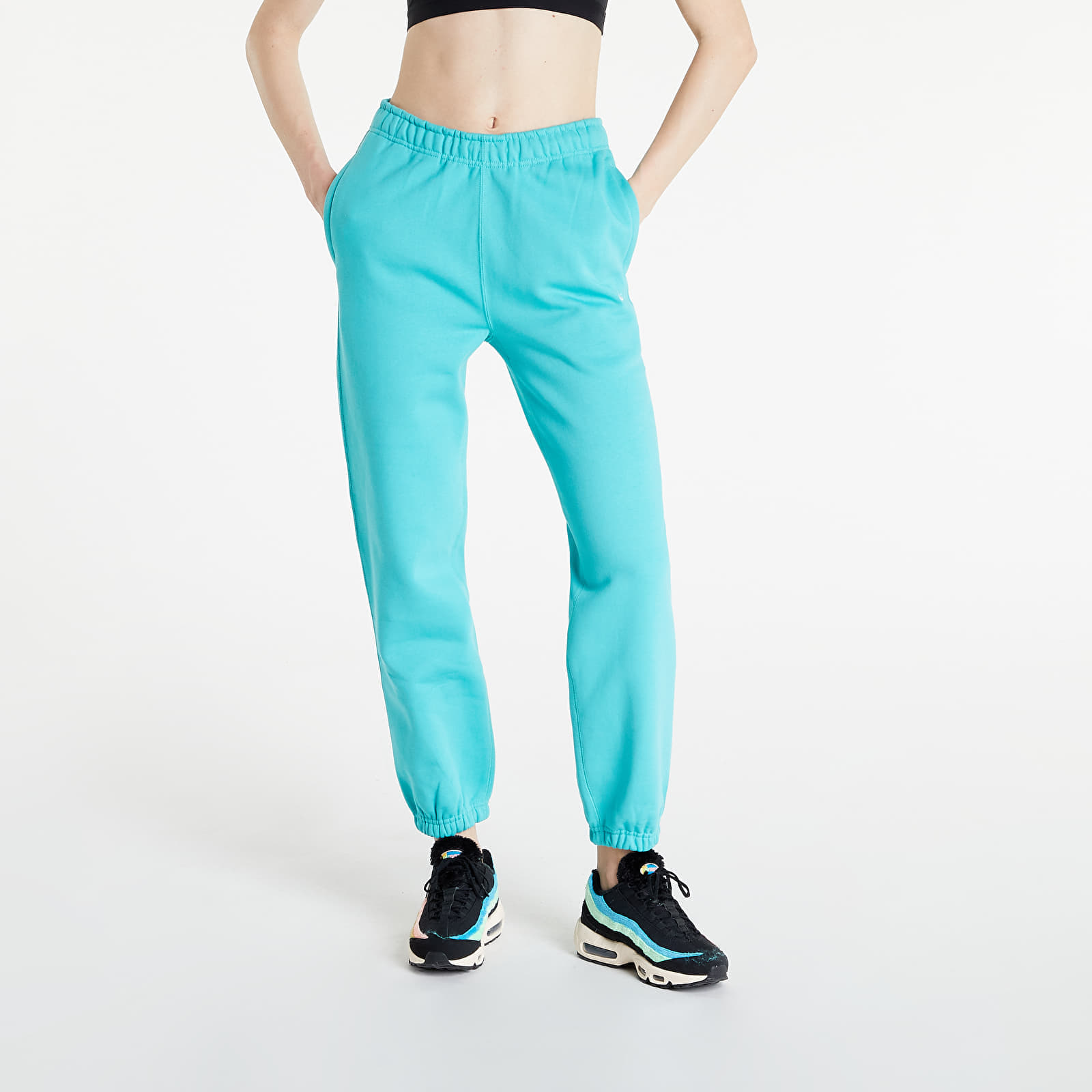 Nikelab trousers store