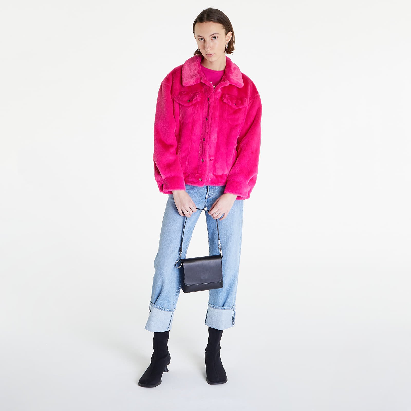 Jakne GUESS Go Kelly Oversized Fur Jacket Berry Tango