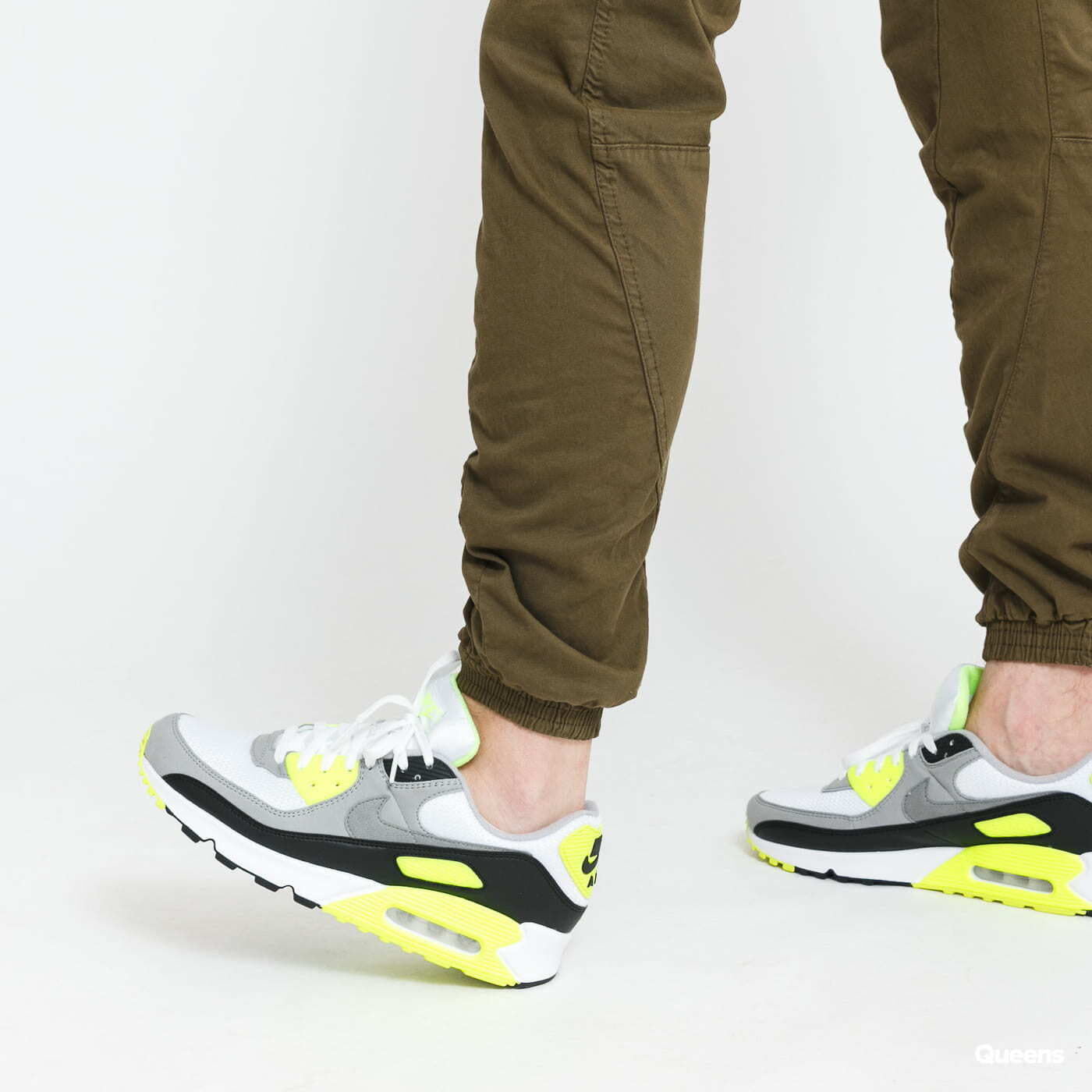 Bikses Urban Classics Stretch Jogging Pants Green