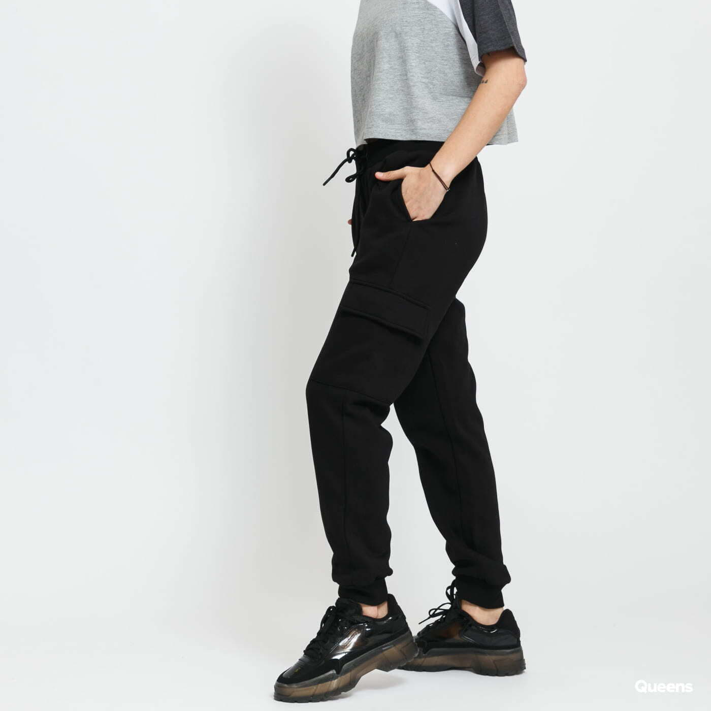 Tepláky Urban Classics Ladies Cargo sweat Pants Black